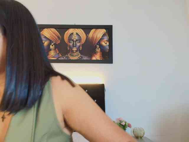 Shanon-mature webcam