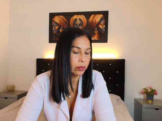 Shanon-mature Shanon-mature