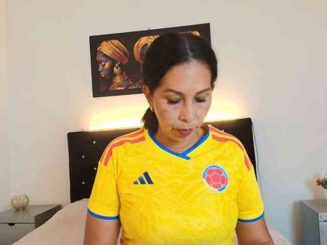 Shanon-mature Shanon-mature