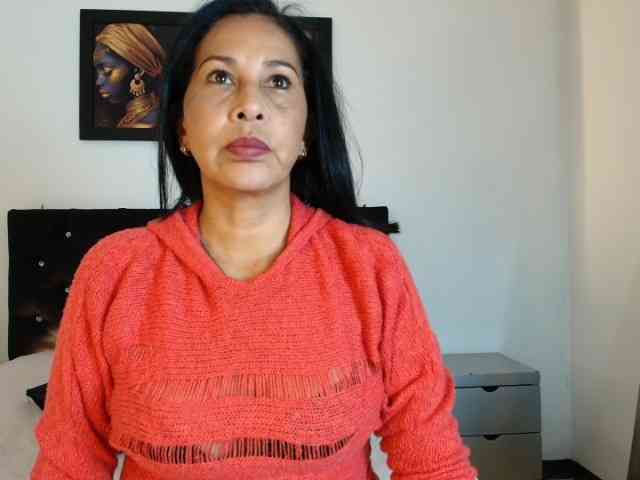 Shanon-mature webcam