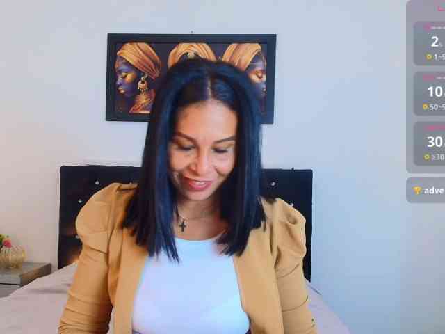 Shanon-mature webcam