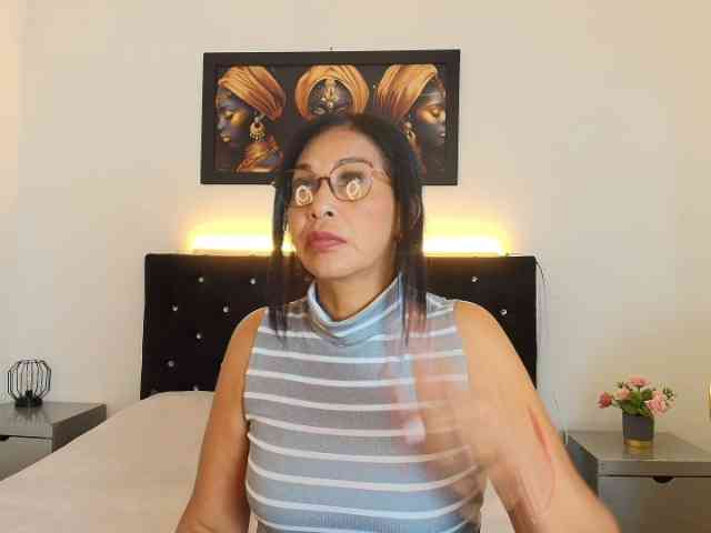 Shanon-mature Shanon-mature
