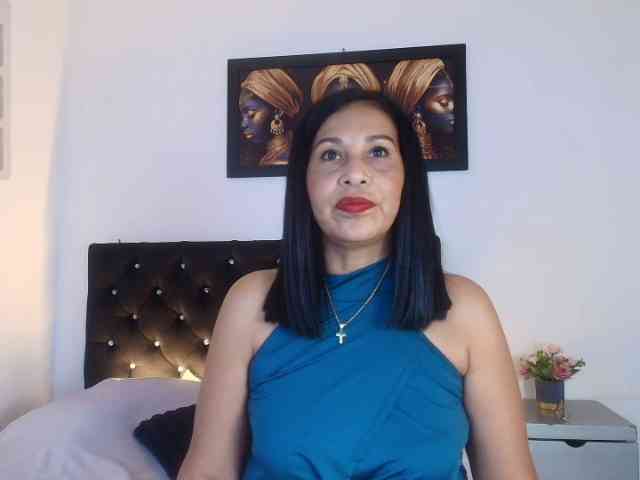 Shanon-mature webcam