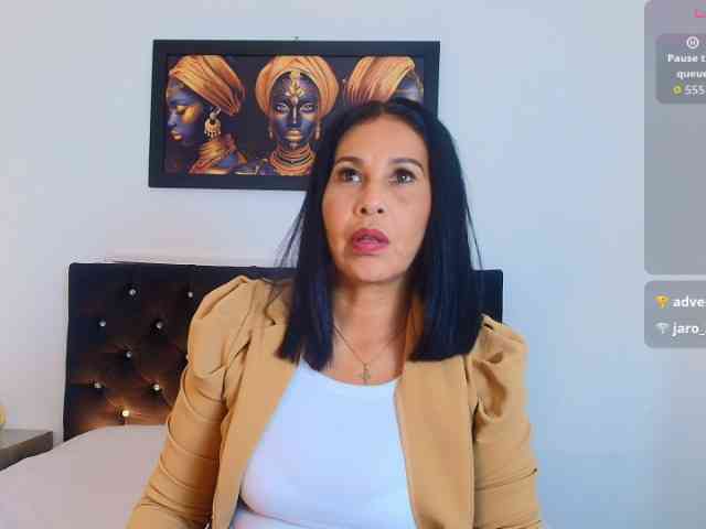 Shanon-mature webcam