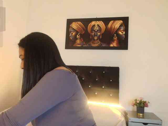 Shanon-mature webcam