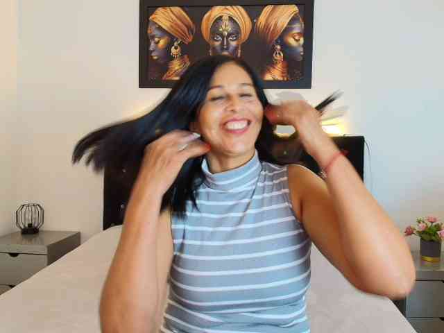 Shanon-mature Shanon-mature