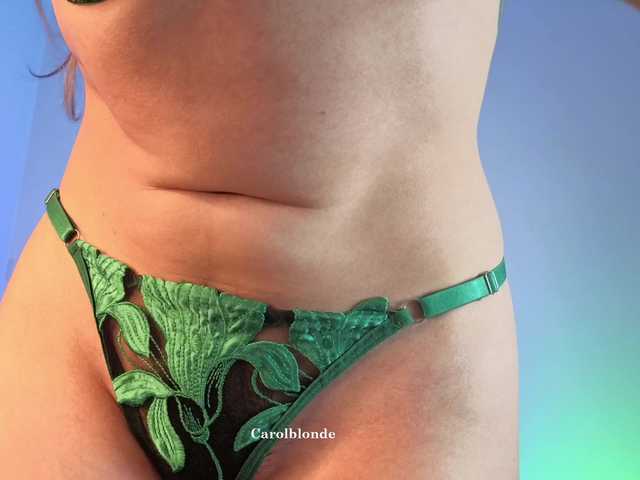 Charlotte-glasses live cam on BongaCams