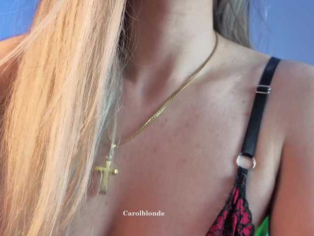 Charlotte-glasses live cam on BongaCams