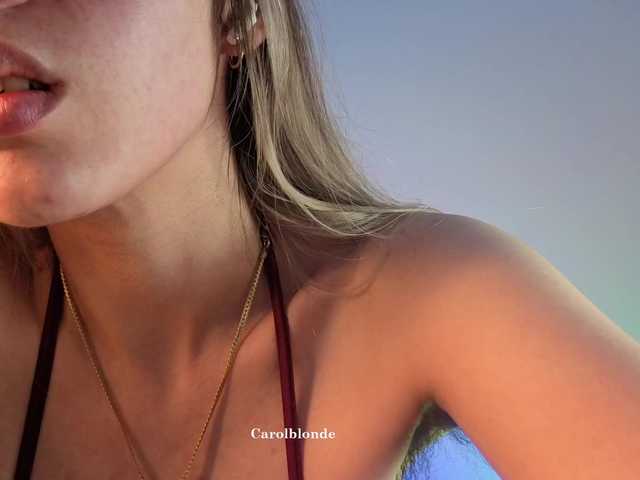Charlotte-glasses live cam on BongaCams