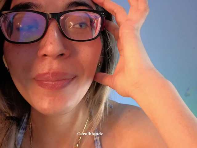 Charlotte-glasses live cam on BongaCams