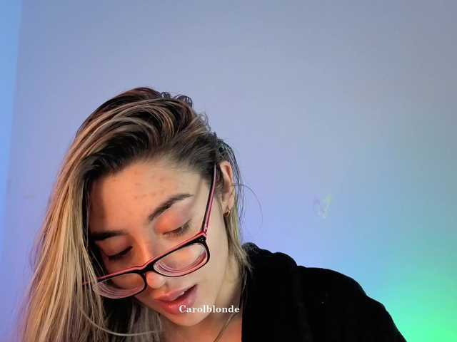 Charlotte-glasses live cam on BongaCams