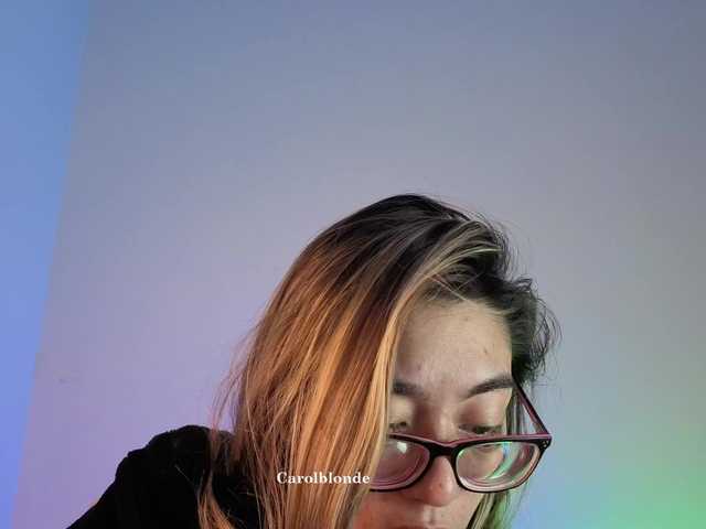 Charlotte-glasses live cam on BongaCams