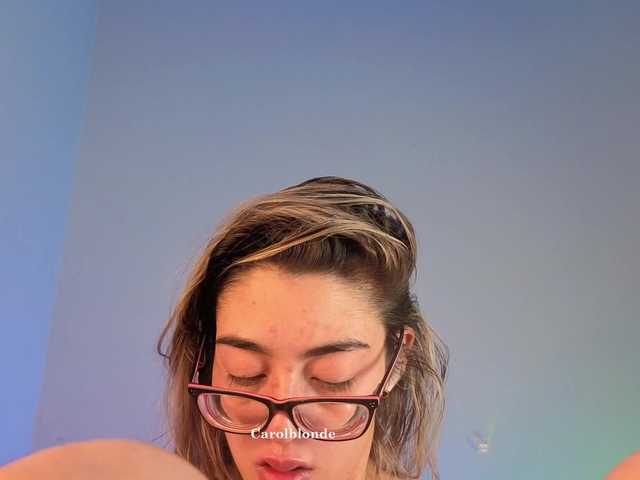 Charlotte-glasses live webcam show