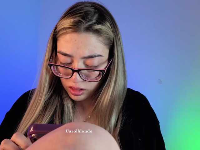 Charlotte-glasses live cam on BongaCams
