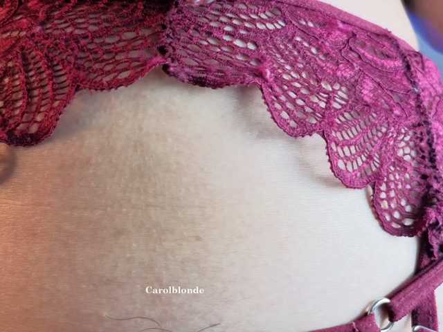 Charlotte-glasses live cam on BongaCams