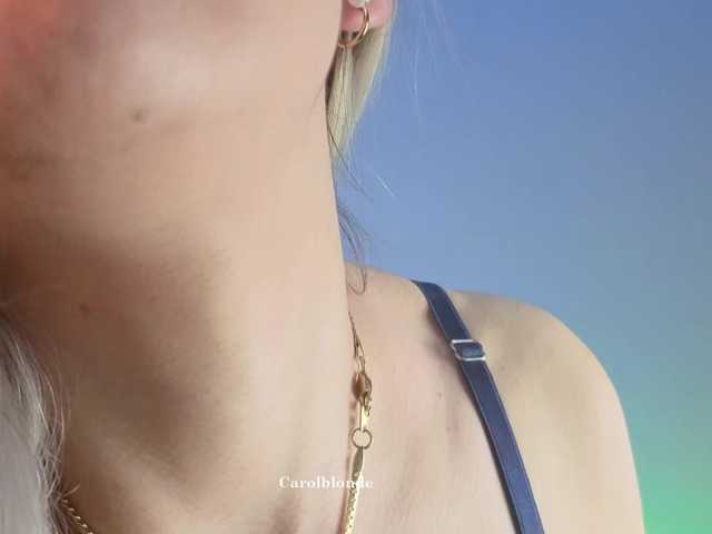 Charlotte-glasses live cam on BongaCams