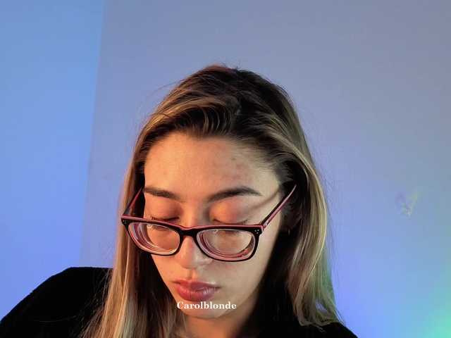 Charlotte-glasses live cam on BongaCams