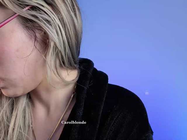 Charlotte-glasses live cam on BongaCams