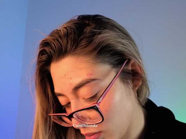 Charlotte-glasses live cam on BongaCams