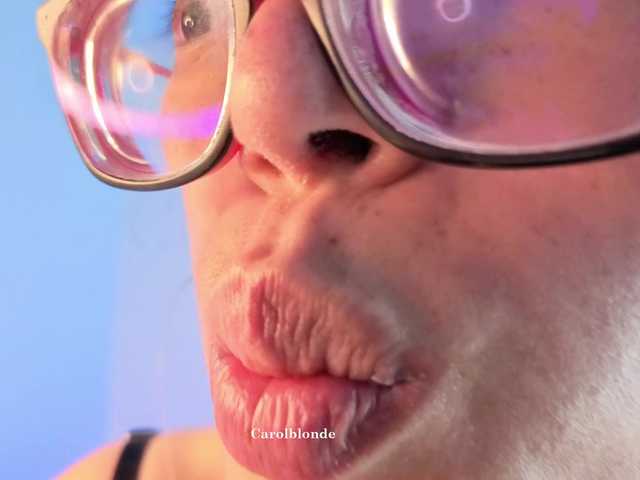 Charlotte-glasses live cam on BongaCams