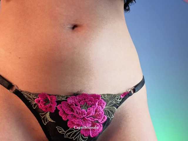 Charlotte-glasses live cam on BongaCams