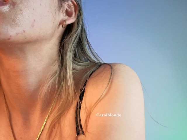 Charlotte-glasses live cam on BongaCams