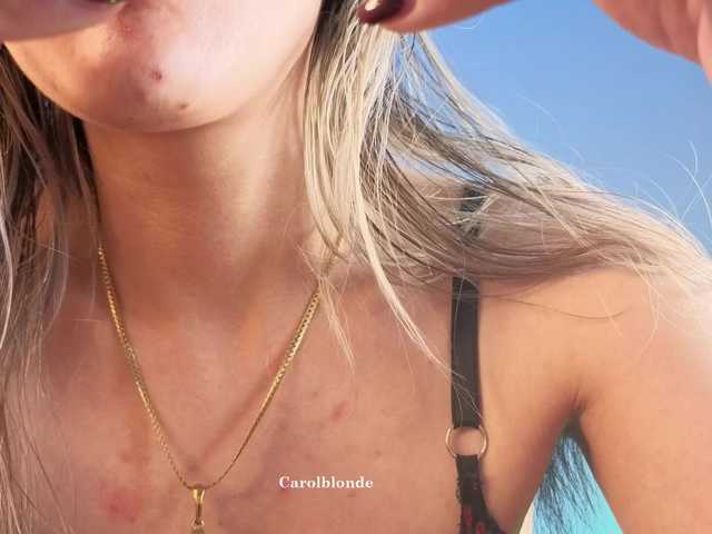 Charlotte-glasses live webcam show