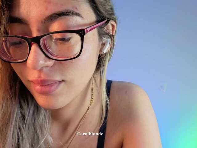 Charlotte-glasses live cam on BongaCams
