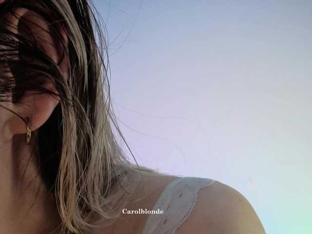 Charlotte-glasses live cam on BongaCams