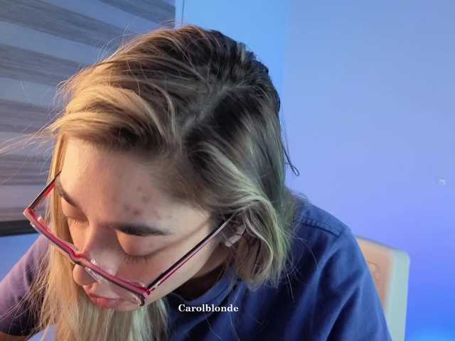 Charlotte-glasses live cam on BongaCams