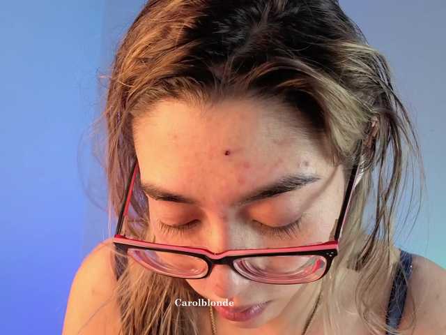Charlotte-glasses live cam on BongaCams