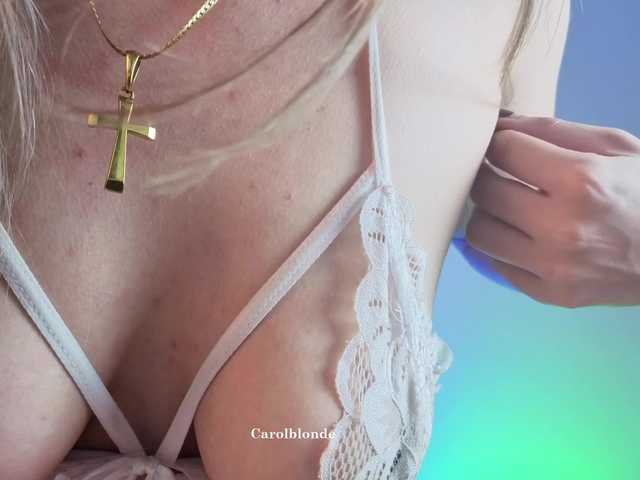 Charlotte-glasses live cam on BongaCams