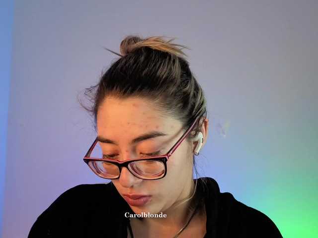 Charlotte-glasses live cam on BongaCams