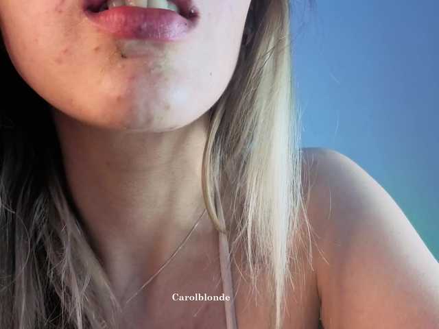 Charlotte-glasses live cam on BongaCams