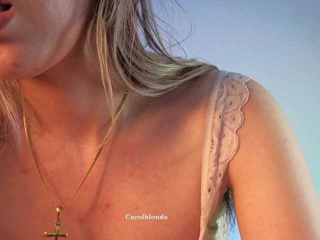 Charlotte-glasses live cam on BongaCams