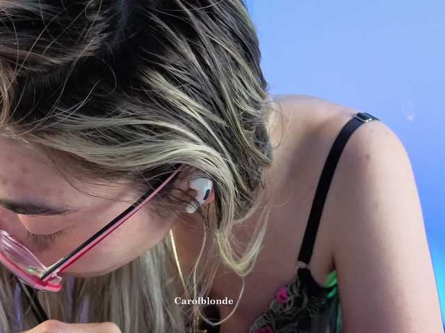 Charlotte-glasses live cam on BongaCams