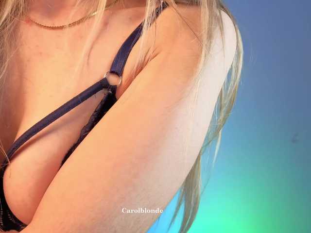 Charlotte-glasses live cam on BongaCams