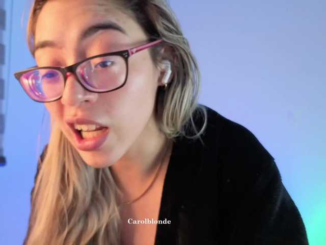 Charlotte-glasses live cam on BongaCams