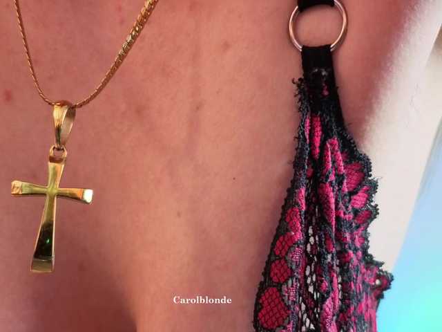 Charlotte-glasses live cam on BongaCams