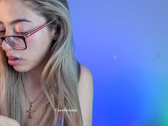 Charlotte-glasses live cam on BongaCams