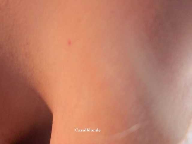 Charlotte-glasses live cam on BongaCams