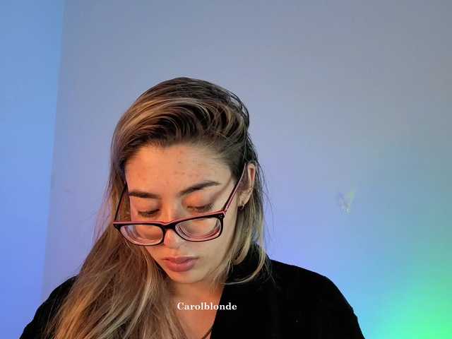 Charlotte-glasses live cam on BongaCams