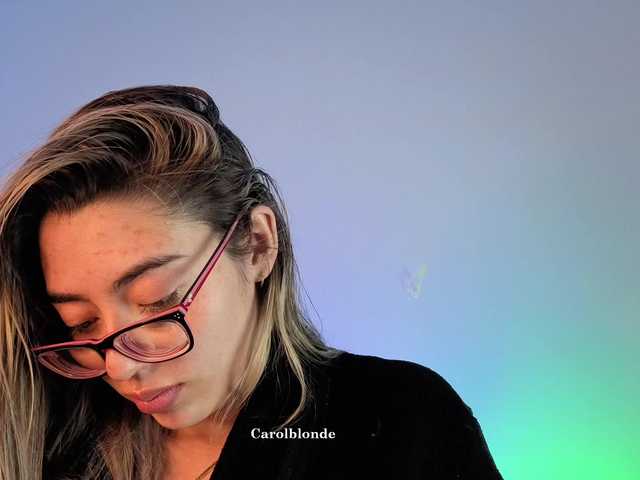 Charlotte-glasses live cam on BongaCams