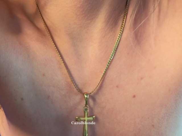 Charlotte-glasses live cam on BongaCams