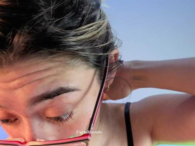 Charlotte-glasses live cam on BongaCams