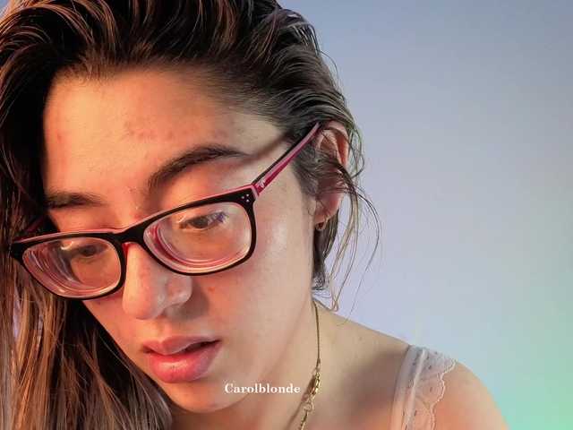 Charlotte-glasses live cam on BongaCams