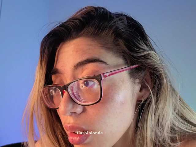 Charlotte-glasses live cam on BongaCams