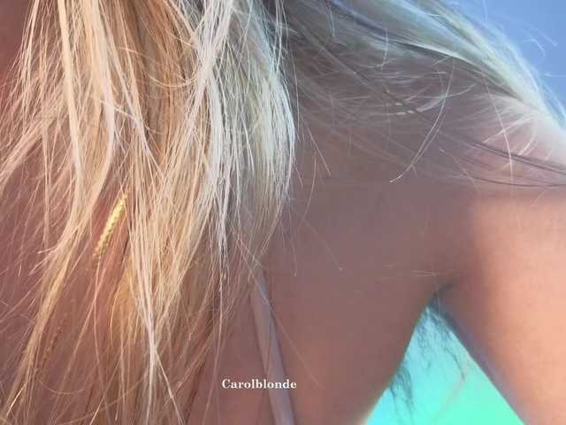 Carolblonde live webcam show