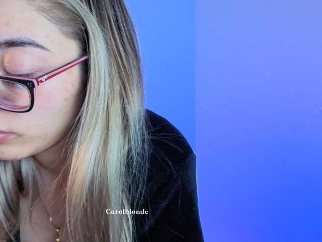 Charlotte-glasses live cam on BongaCams