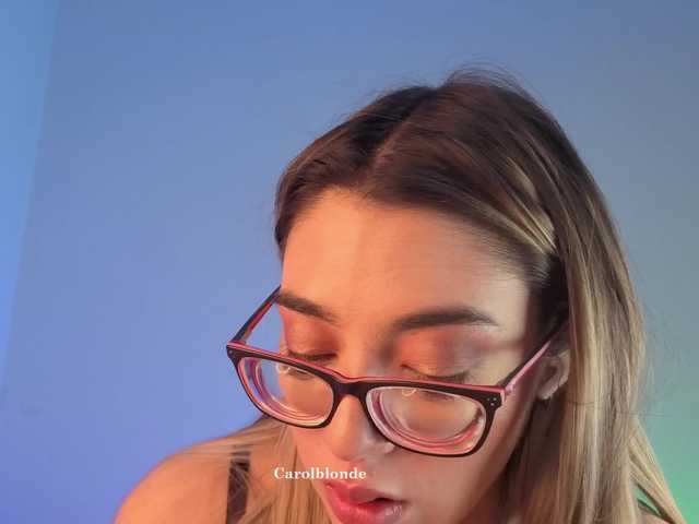Charlotte-glasses live cam on BongaCams